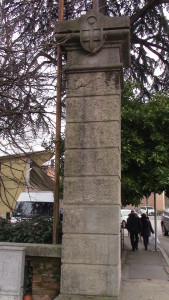colonna con stemma di Padova piazza